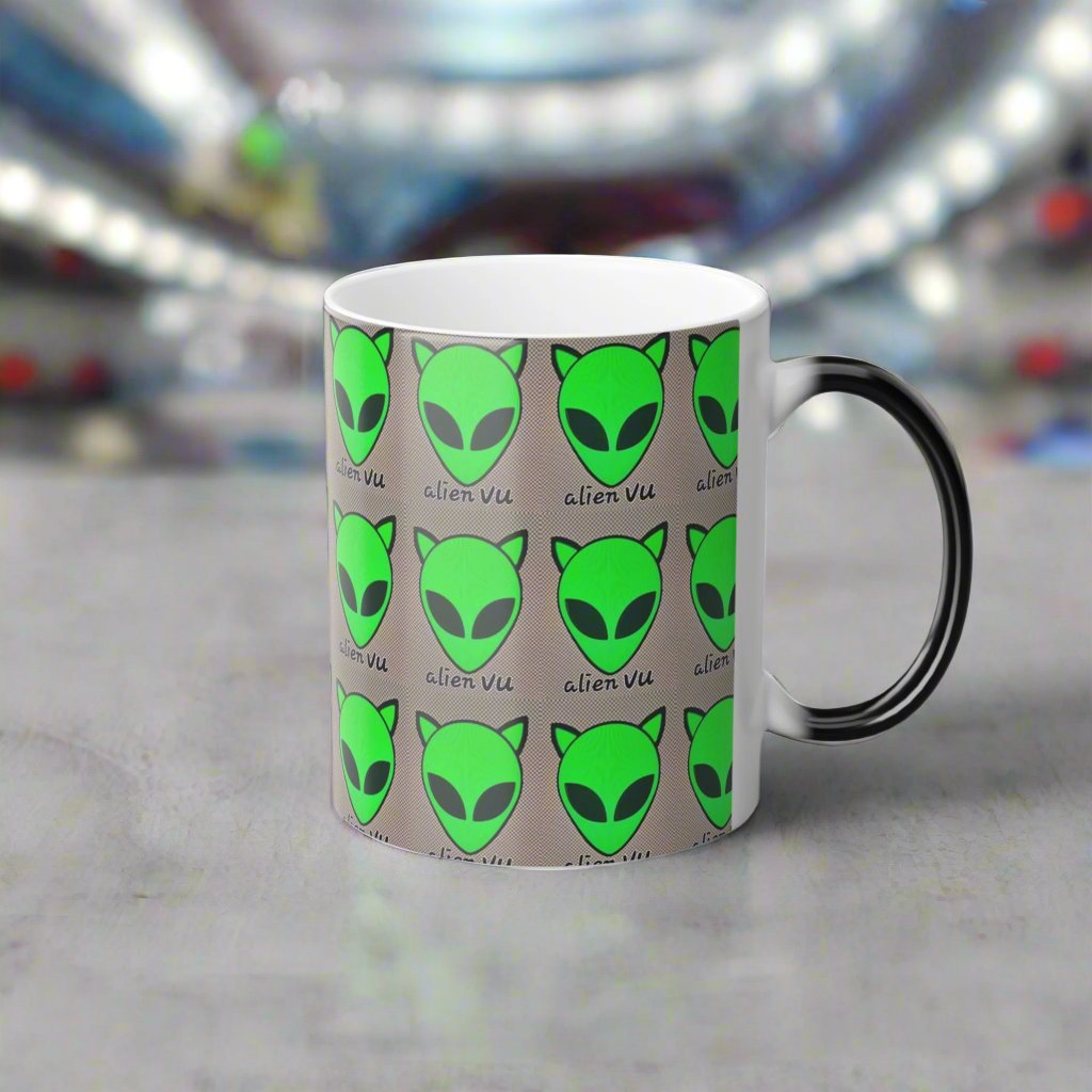 Morphing Mug - Fun Green AlienVU4U Design for digital Space Lovers